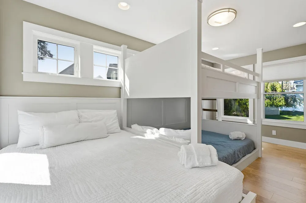 43 Shore Drive South Haven, MI 49090