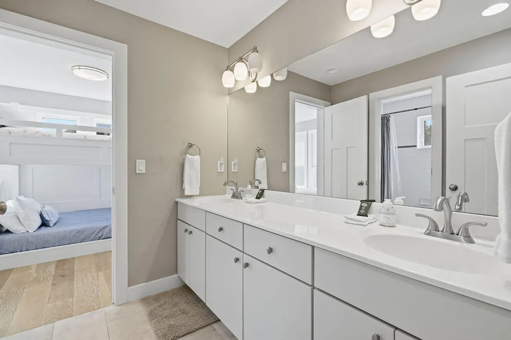 43 Shore Drive South Haven, MI 49090
