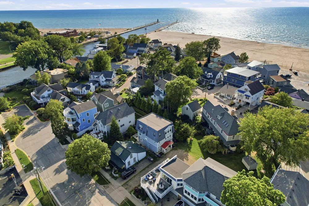 43 Shore Drive South Haven, MI 49090