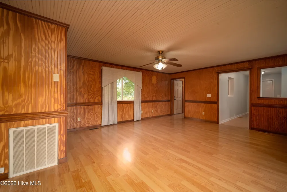350 Futrell Road Richlands, NC 28574