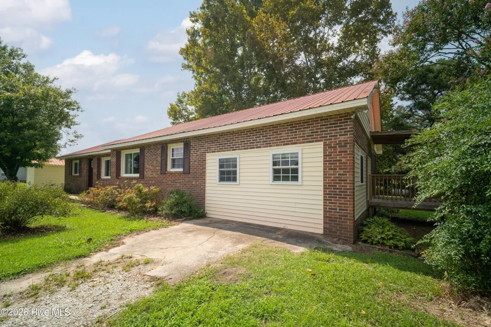 350 Futrell Road Richlands, NC 28574