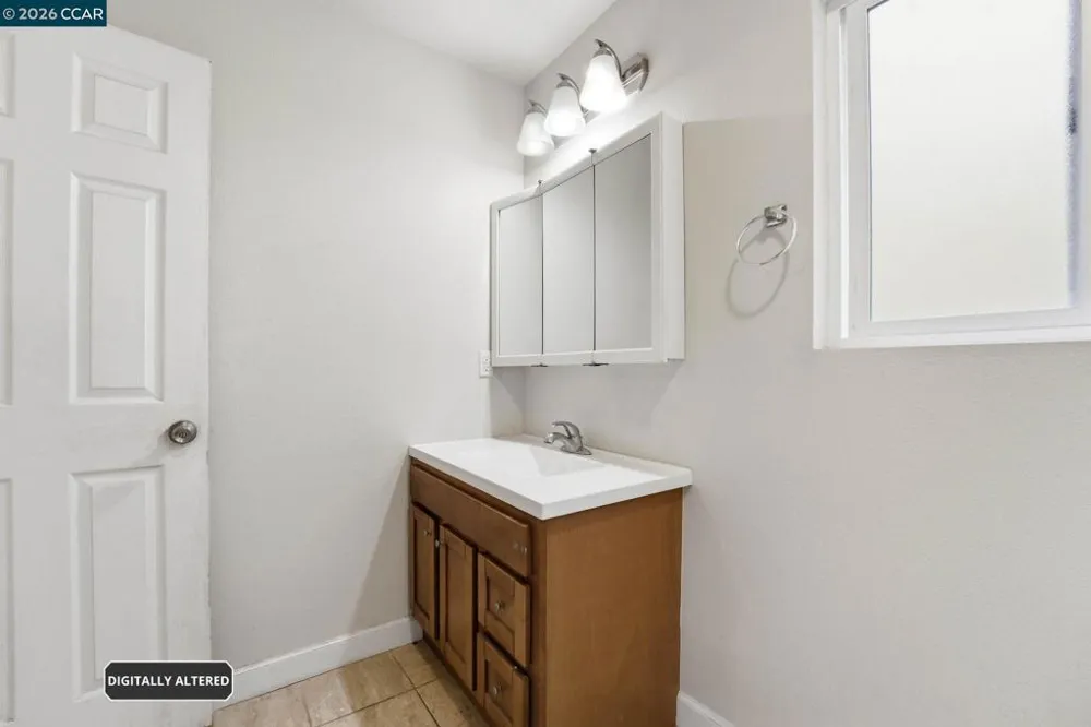 8910 Burr St Oakland, CA 94605