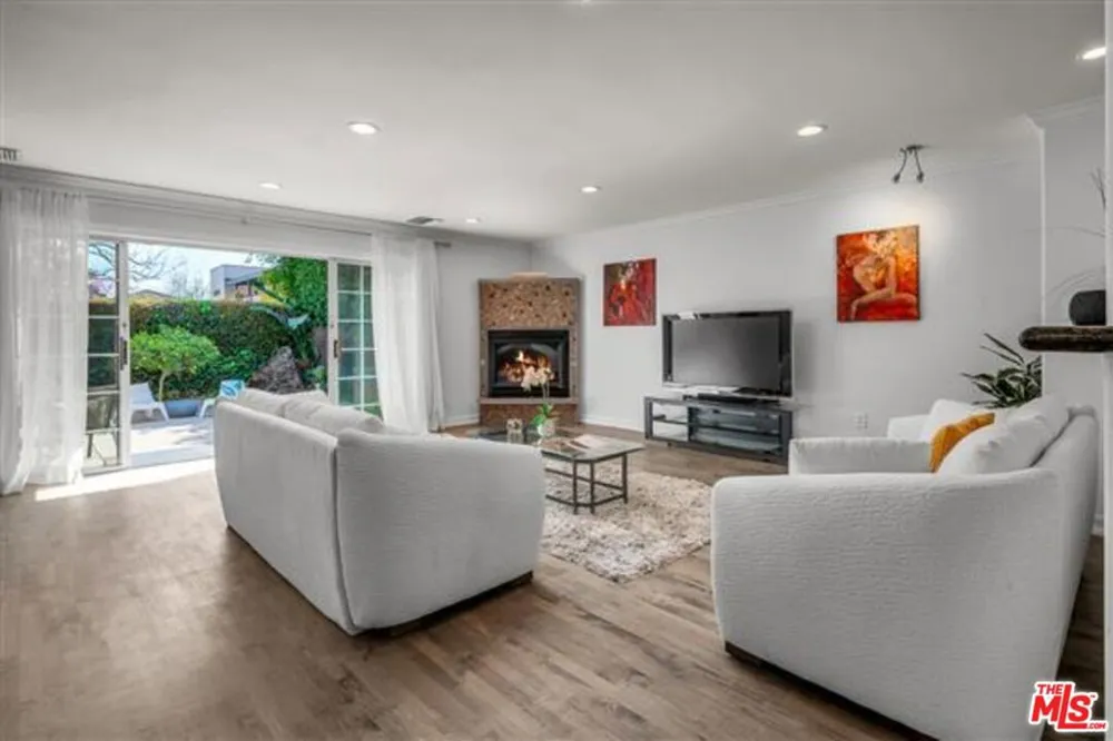 10824 Westminster Avenue Los Angeles, CA 90034