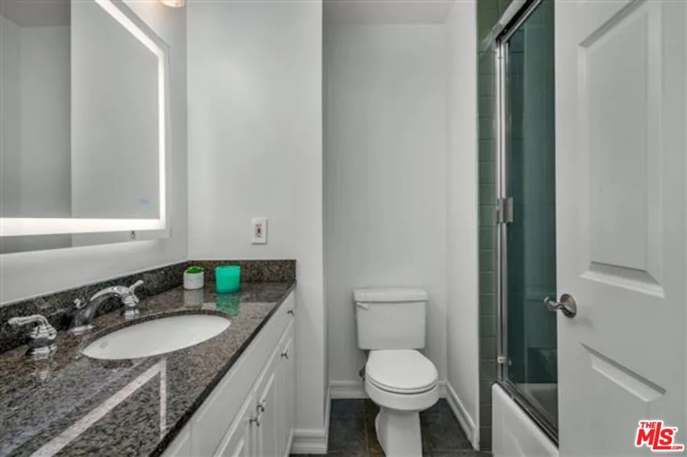 10824 Westminster Avenue Los Angeles, CA 90034