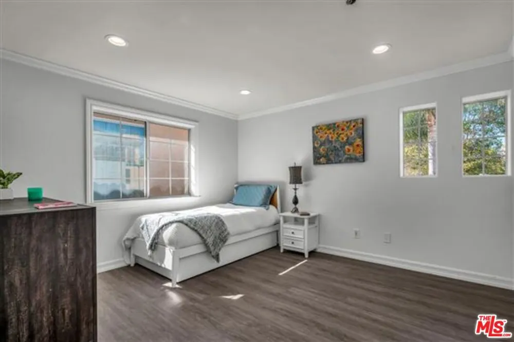 10824 Westminster Avenue Los Angeles, CA 90034