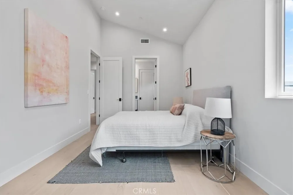 21831 San Jose Street Chatsworth, CA 91311