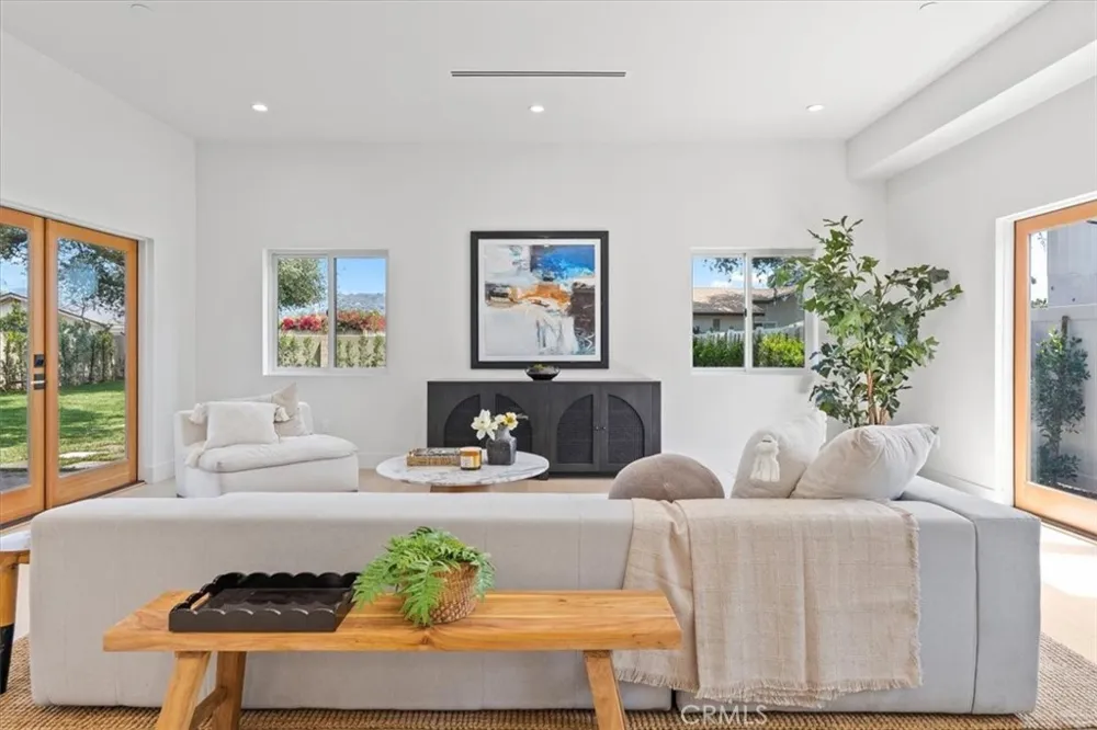 21831 San Jose Street Chatsworth, CA 91311