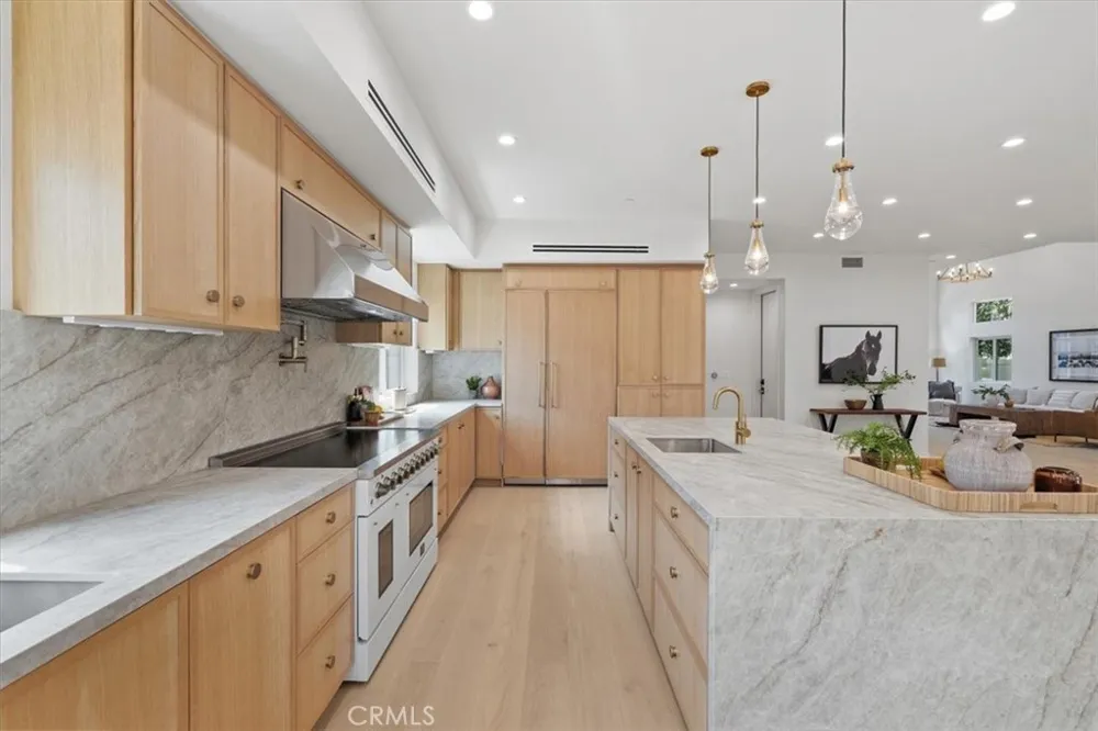 21831 San Jose Street Chatsworth, CA 91311