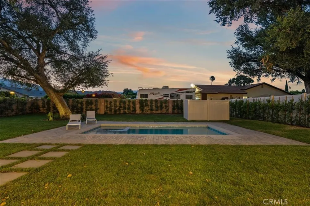 21831 San Jose Street Chatsworth, CA 91311