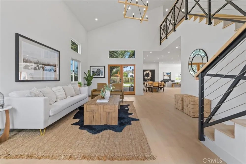 21831 San Jose Street Chatsworth, CA 91311
