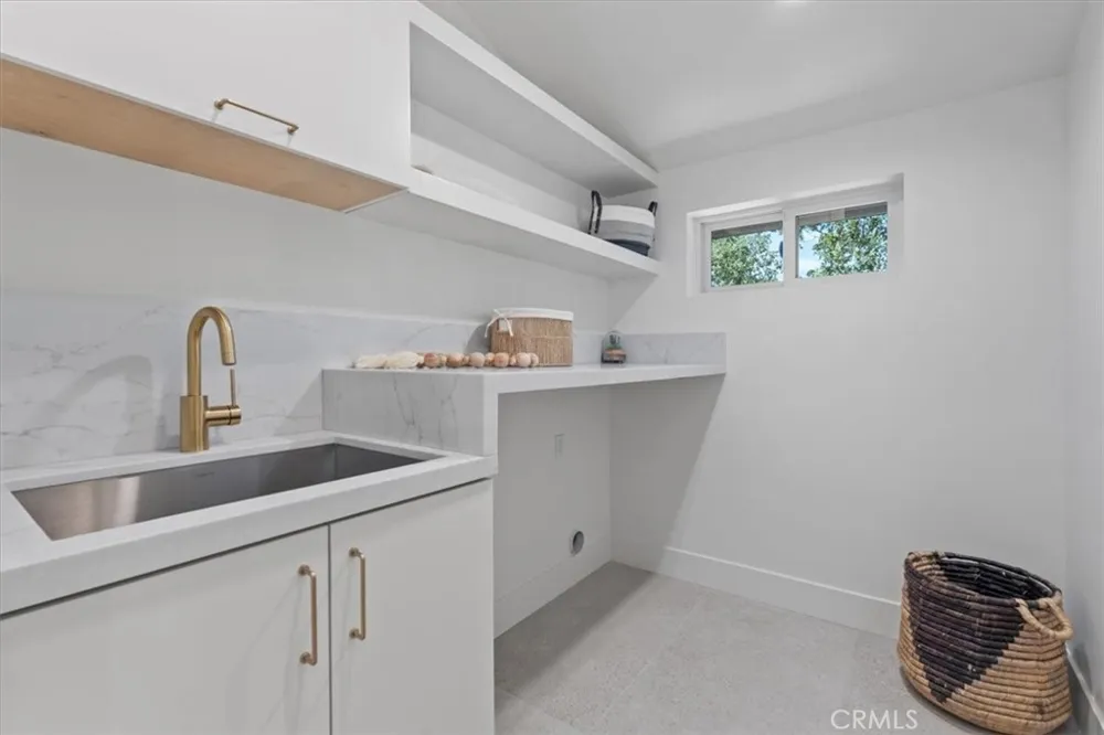 21831 San Jose Street Chatsworth, CA 91311
