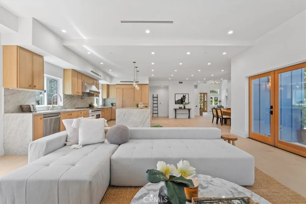 21831 San Jose Street Chatsworth, CA 91311