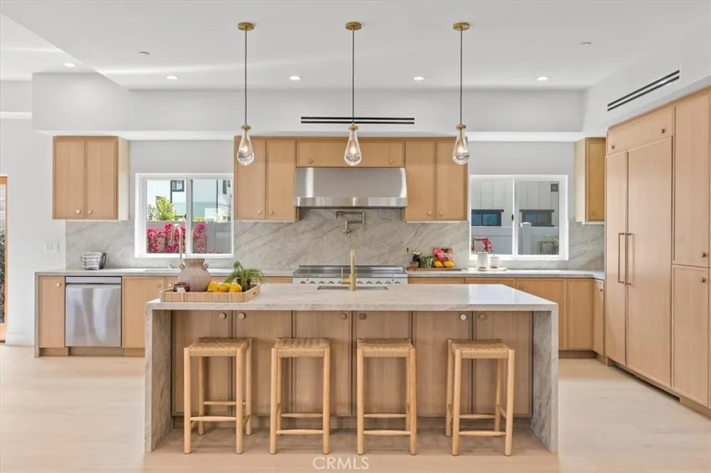 21831 San Jose Street Chatsworth, CA 91311