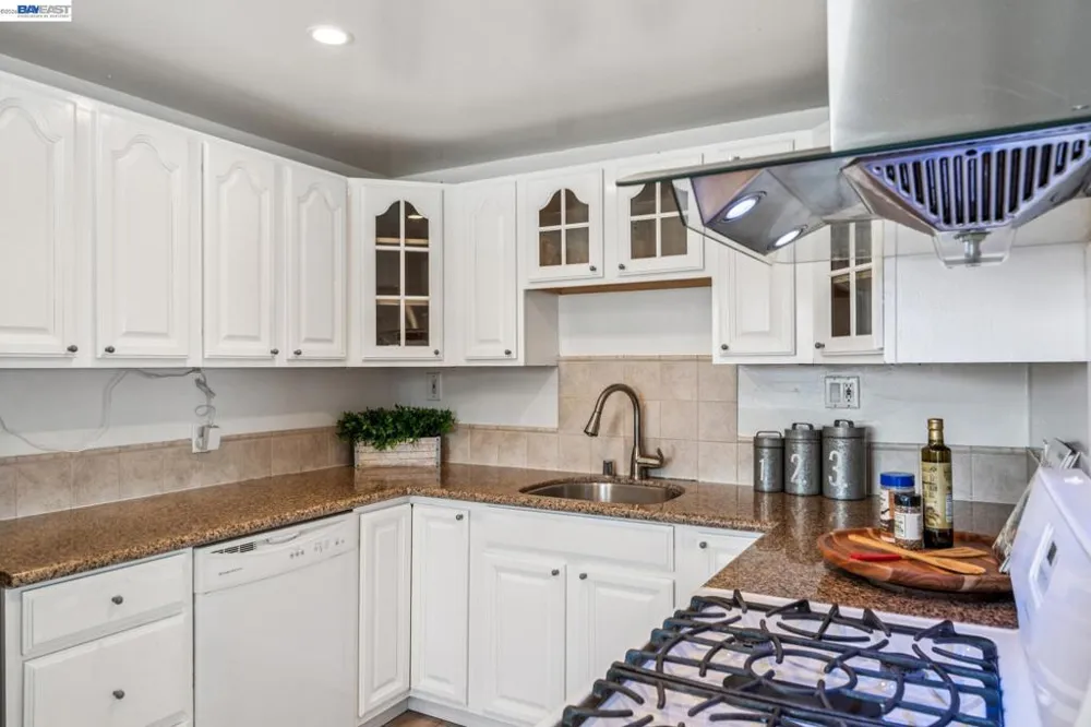 6233 Zulmida Ave Newark, CA 94560