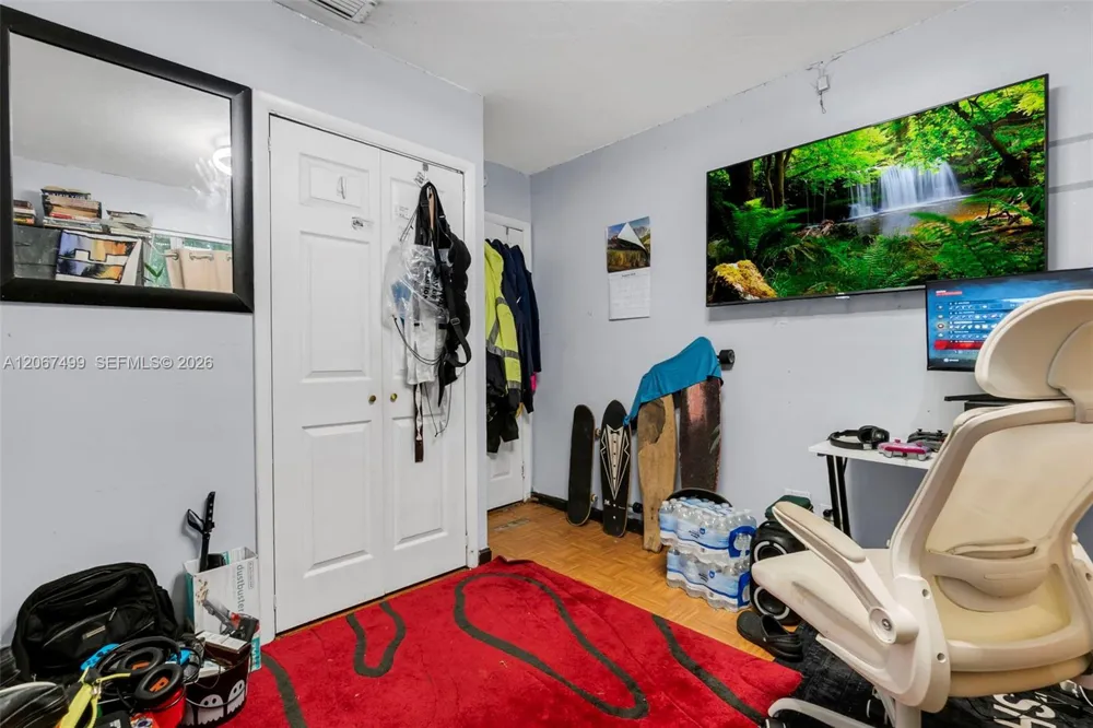 6921 Taylor St Hollywood, FL 33024