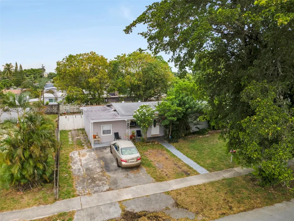 6921 Taylor St Hollywood, FL 33024