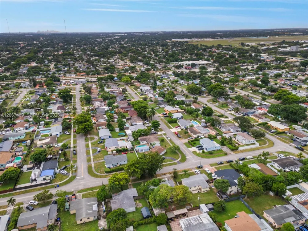 6921 Taylor St Hollywood, FL 33024