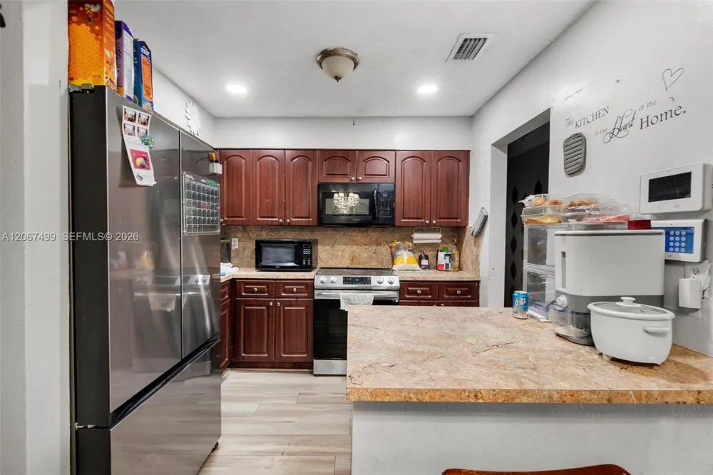 6921 Taylor St Hollywood, FL 33024