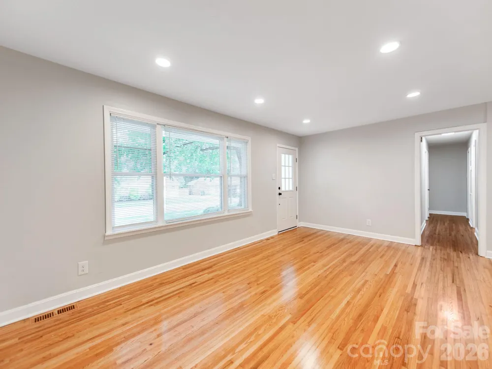 3326 Bonneville Drive Charlotte, NC 28205