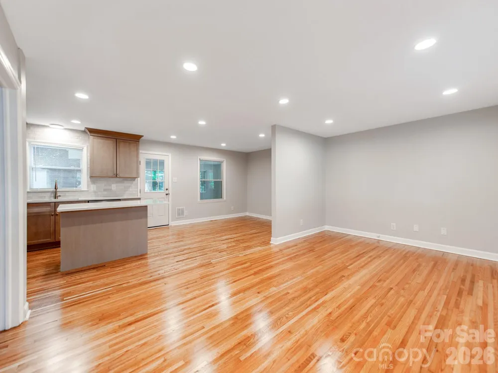 3326 Bonneville Drive Charlotte, NC 28205