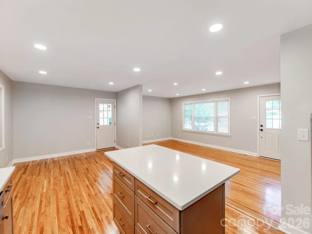 3326 Bonneville Drive Charlotte, NC 28205