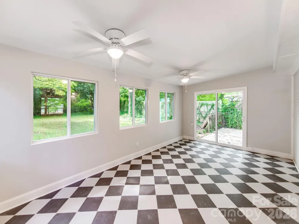 3326 Bonneville Drive Charlotte, NC 28205