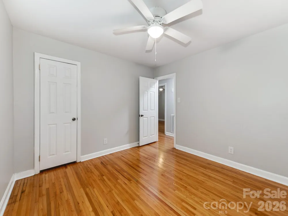 3326 Bonneville Drive Charlotte, NC 28205