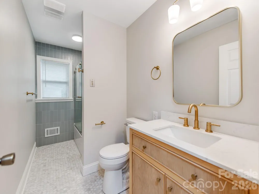 3326 Bonneville Drive Charlotte, NC 28205