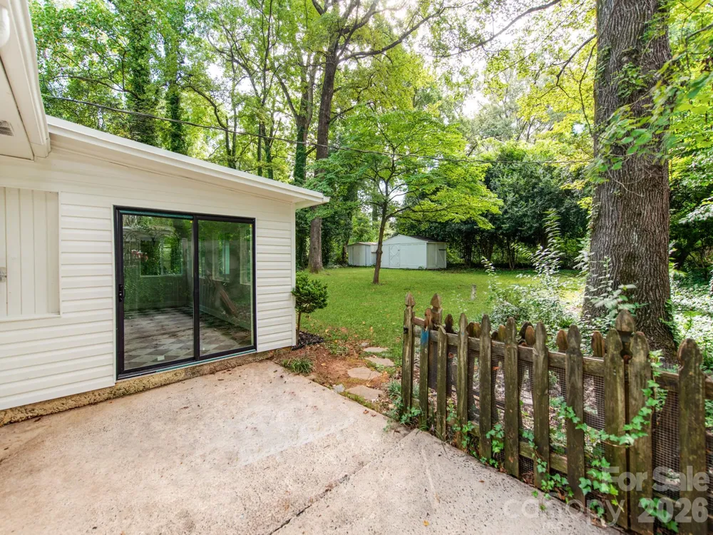 3326 Bonneville Drive Charlotte, NC 28205