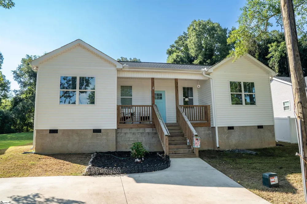 303 Saluda Street Belton, SC 29627