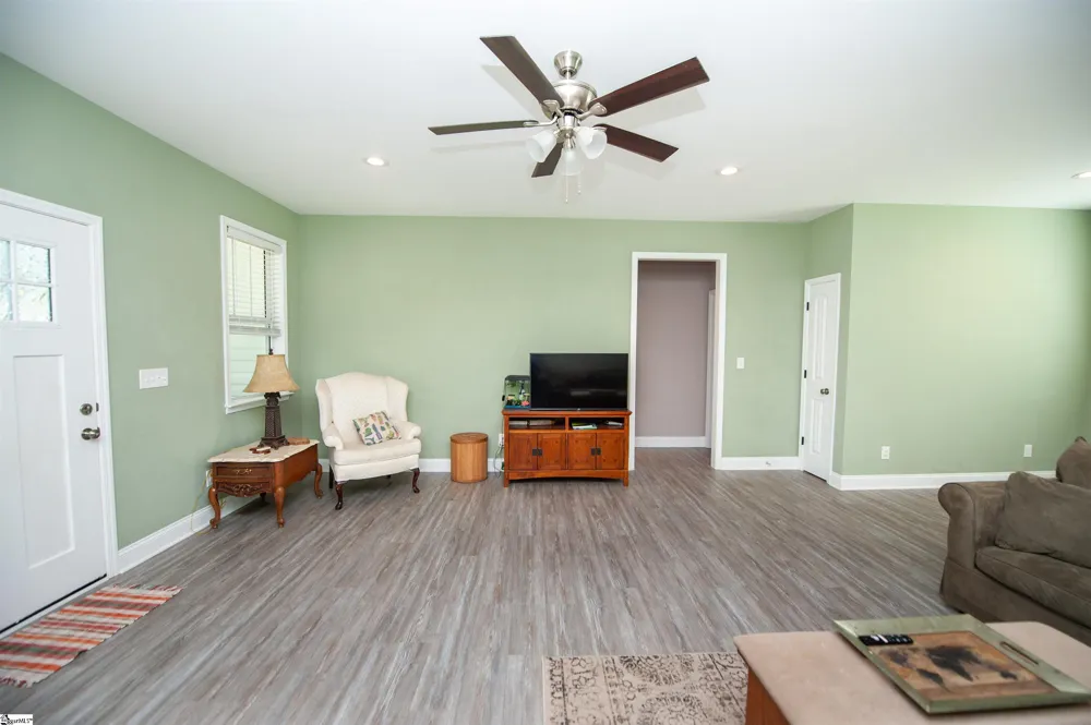 303 Saluda Street Belton, SC 29627