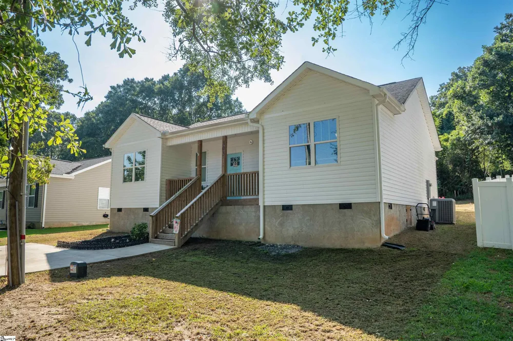 303 Saluda Street Belton, SC 29627