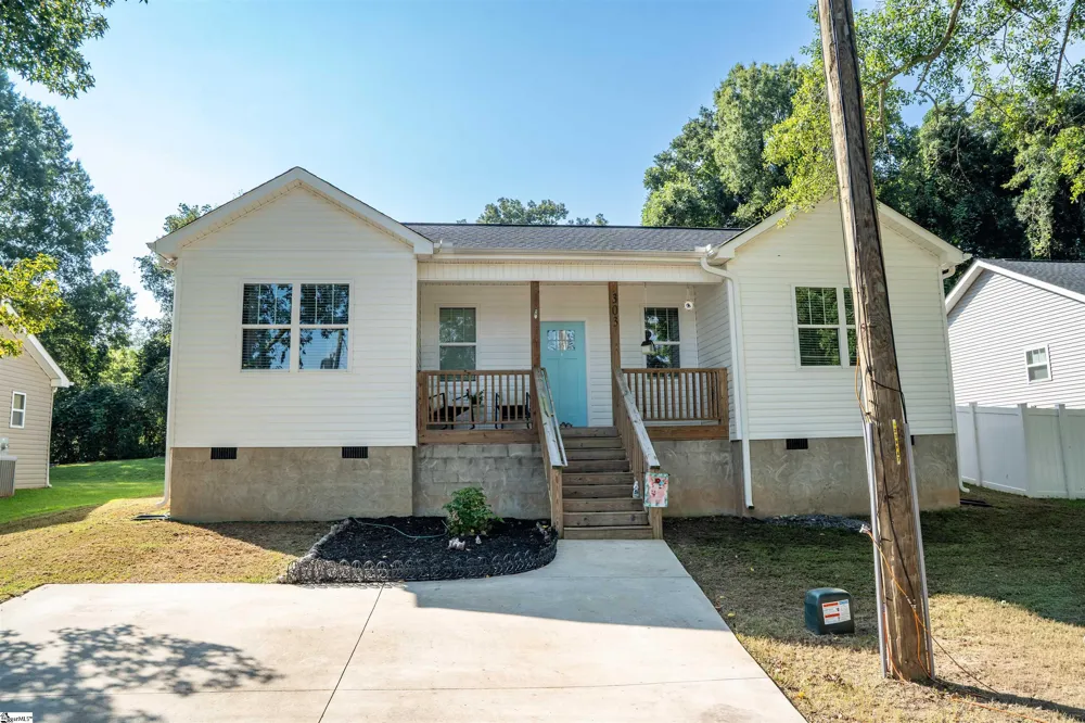 303 Saluda Street Belton, SC 29627