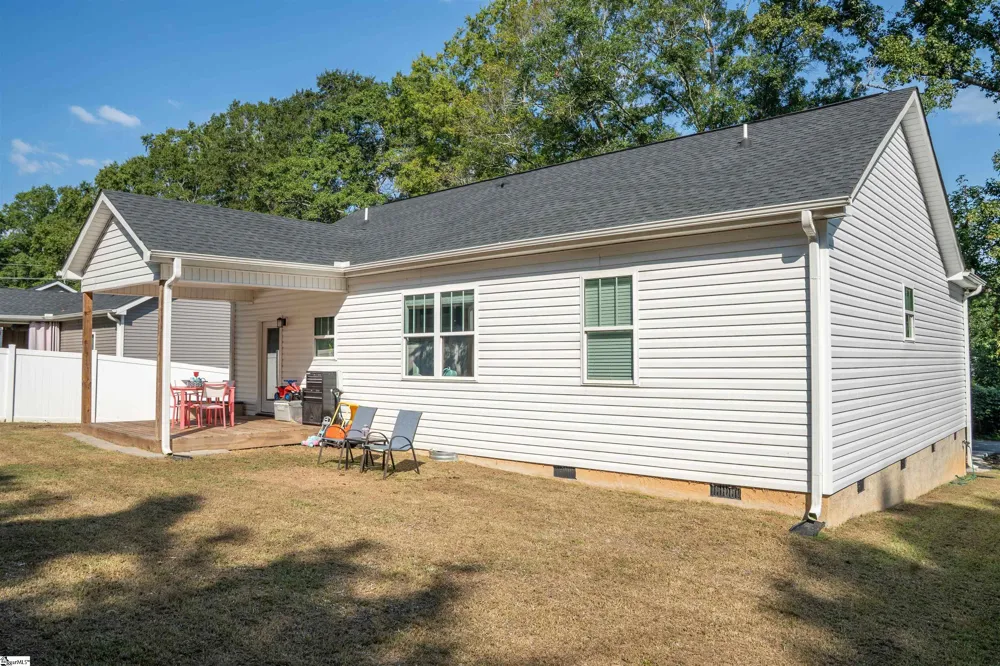 303 Saluda Street Belton, SC 29627