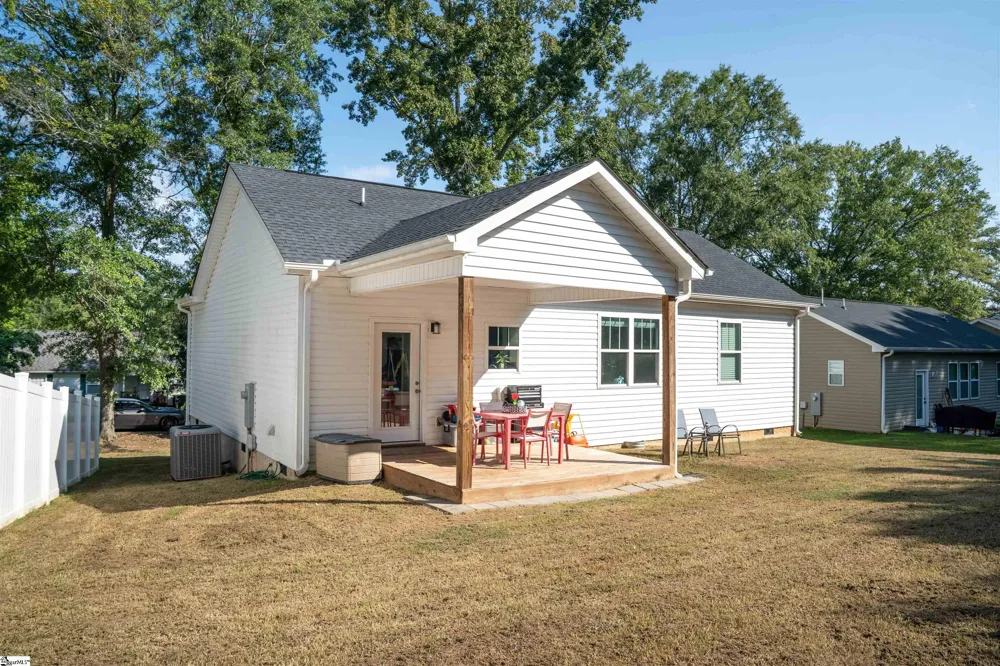 303 Saluda Street Belton, SC 29627