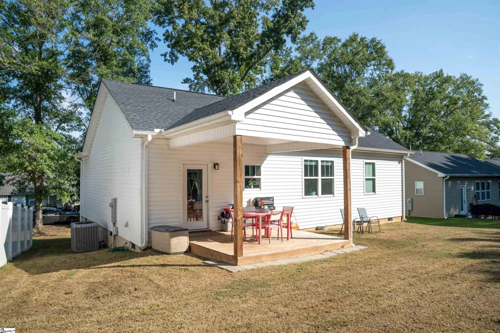 303 Saluda Street Belton, SC 29627