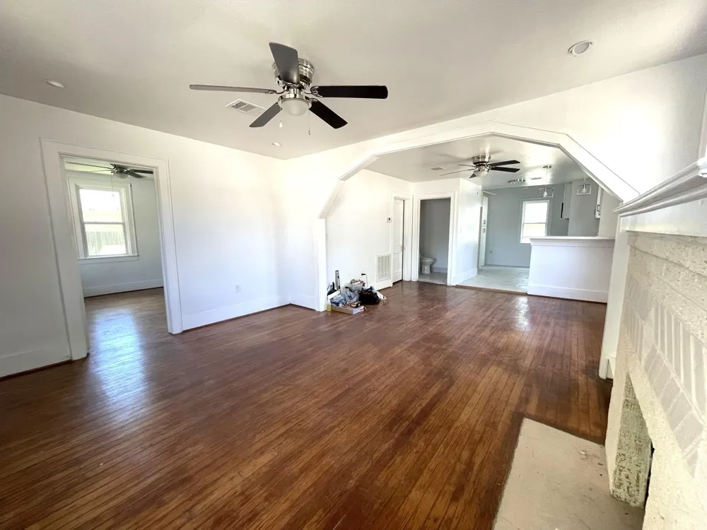 107 Sinclair Street Boling, TX 77420