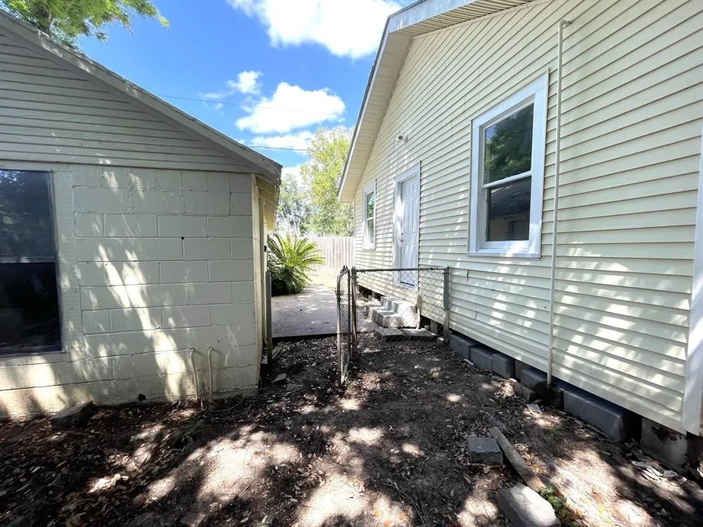 107 Sinclair Street Boling, TX 77420