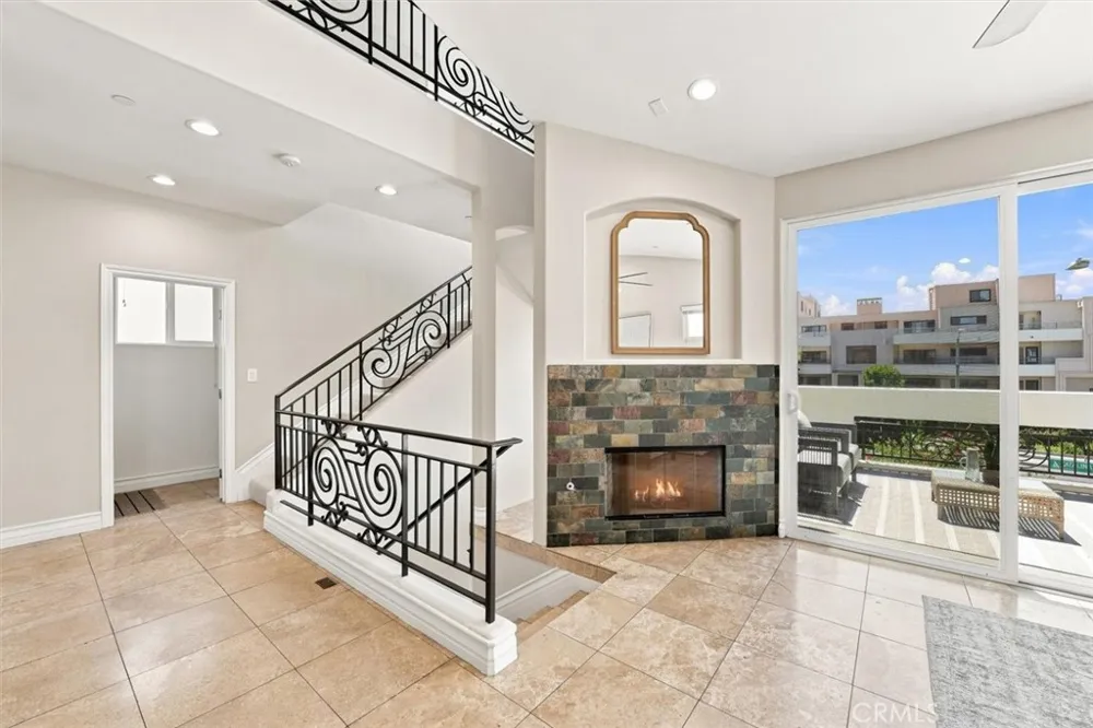 310 Catalina #A Redondo Beach, CA 90277