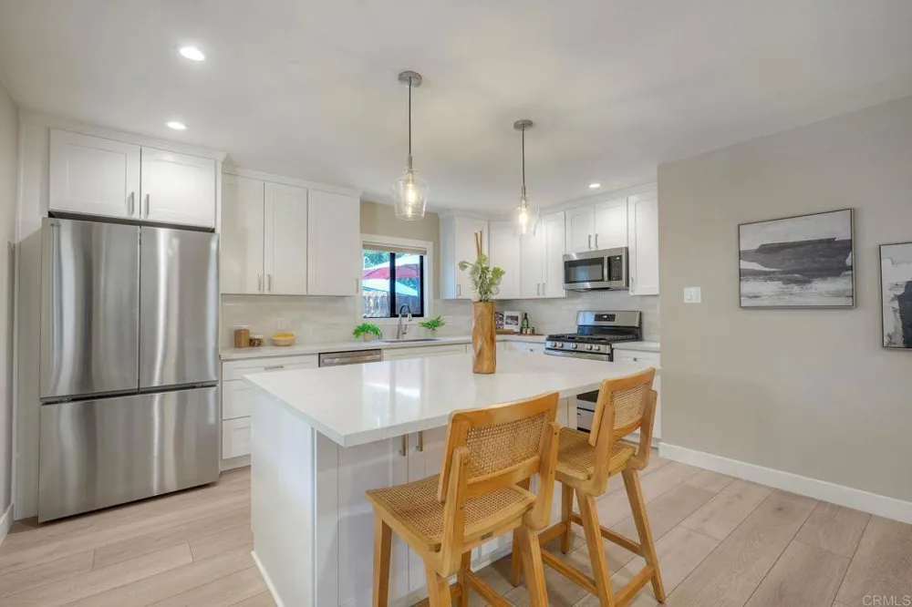 12541 Glenoak Road Poway, CA 92064