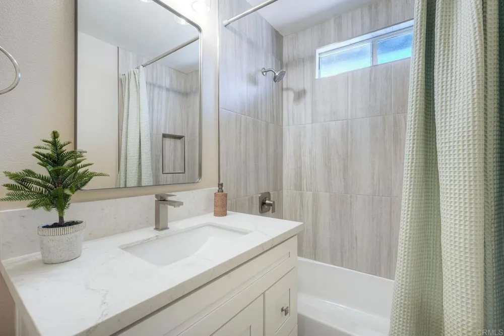 12541 Glenoak Road Poway, CA 92064