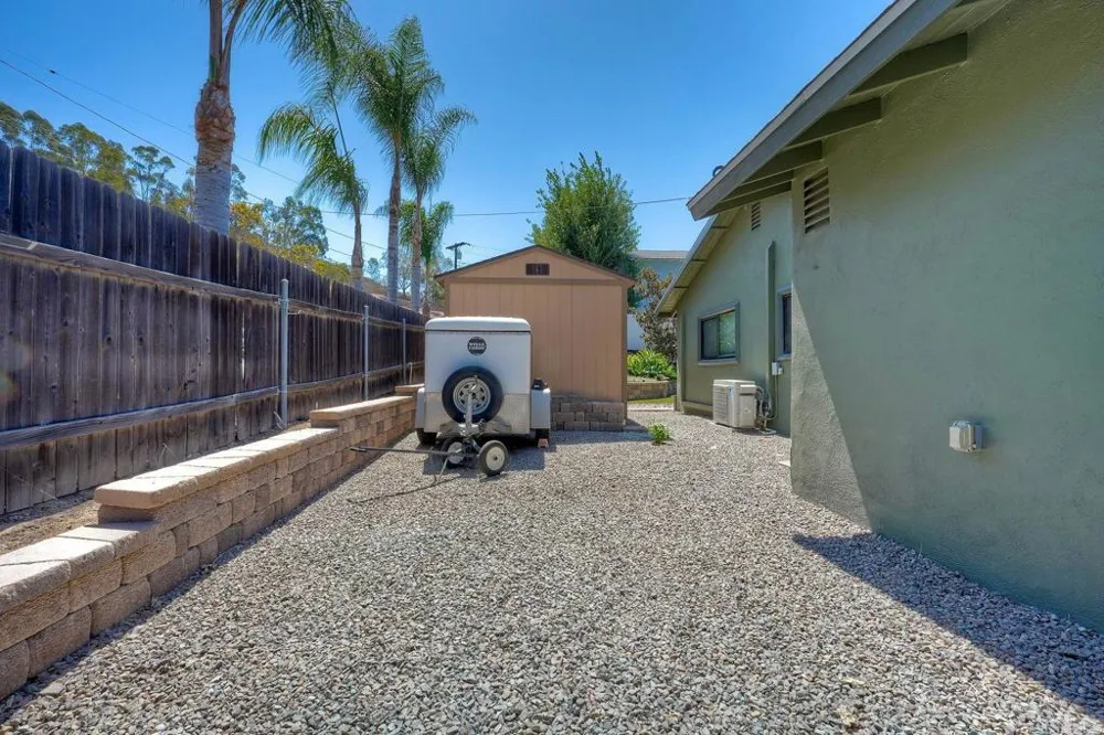 12541 Glenoak Road Poway, CA 92064