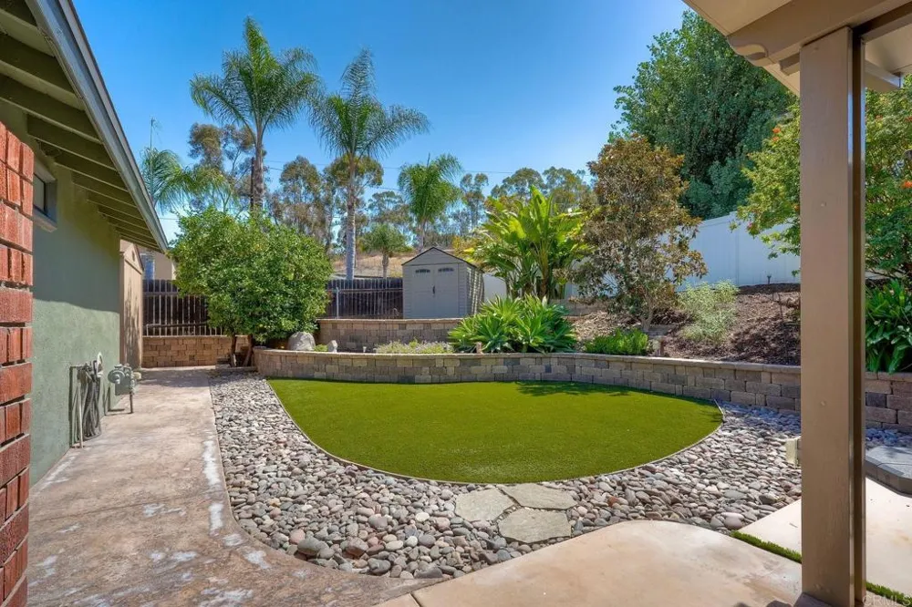 12541 Glenoak Road Poway, CA 92064