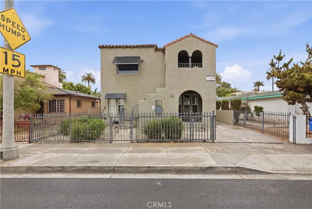 2911 S Palm Grove Avenue Los Angeles, CA 90016