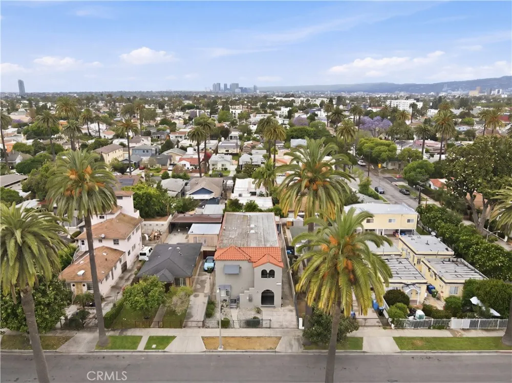 2911 S Palm Grove Avenue Los Angeles, CA 90016