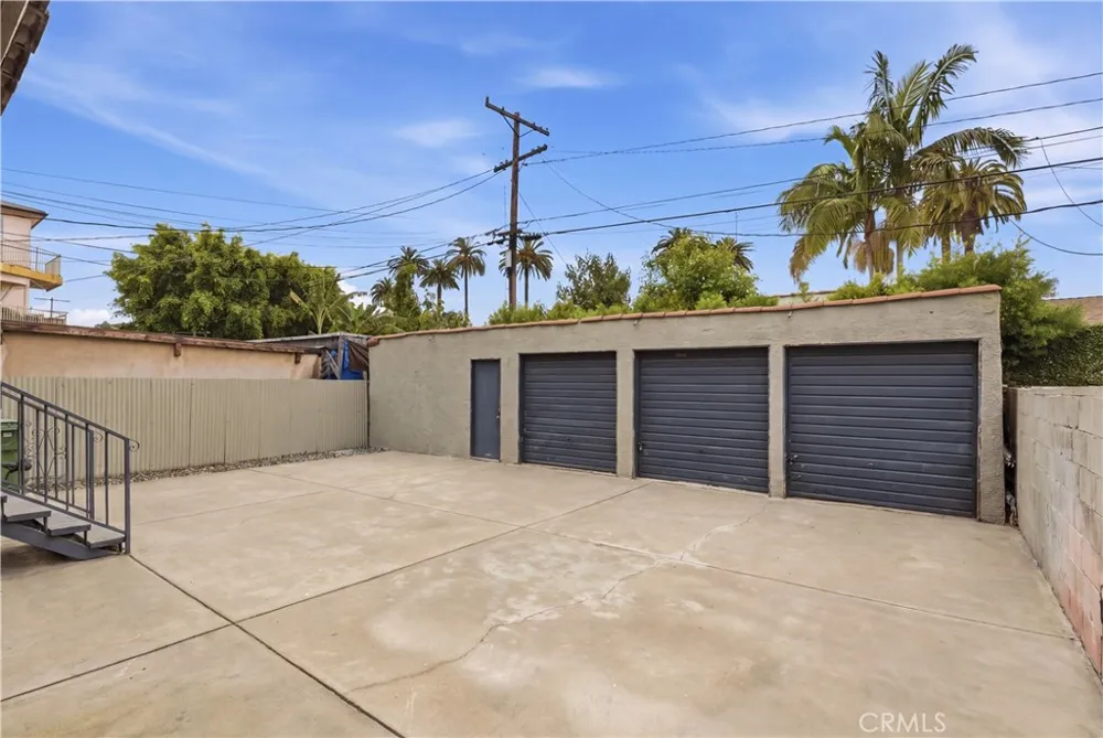 2911 S Palm Grove Avenue Los Angeles, CA 90016