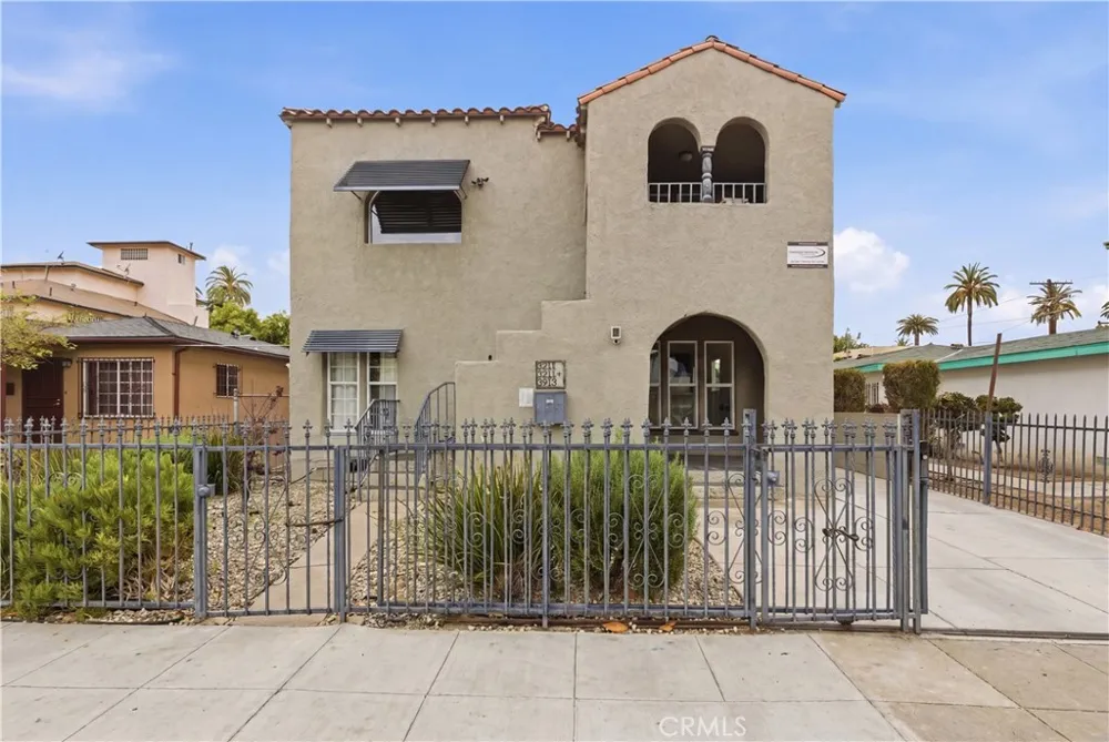 2911 S Palm Grove Avenue Los Angeles, CA 90016