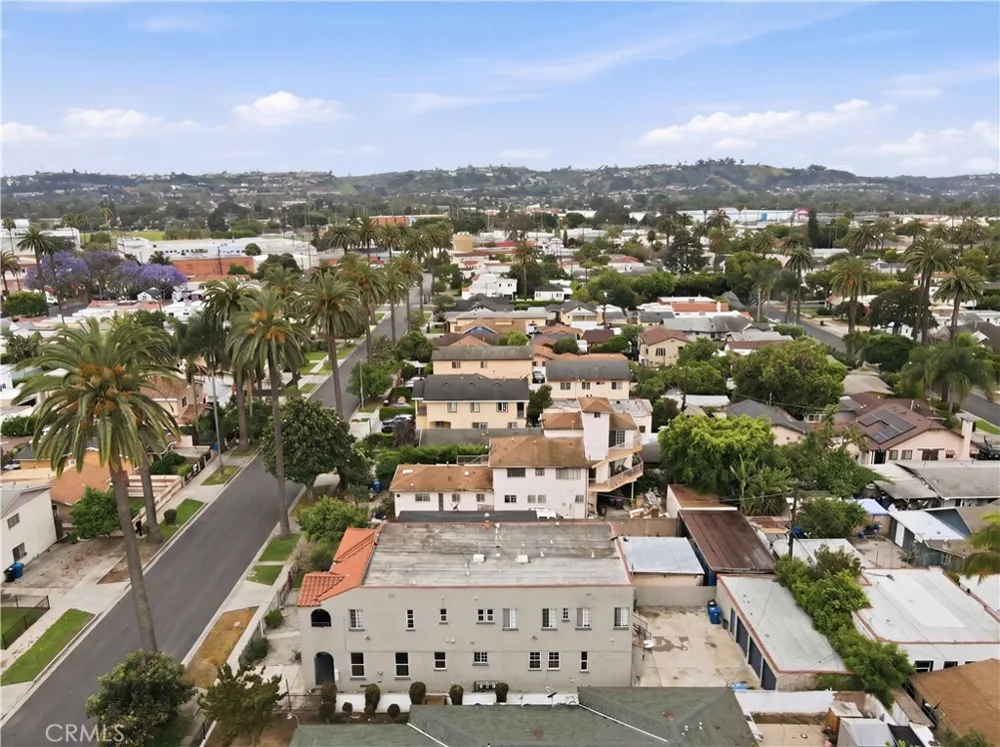 2911 S Palm Grove Avenue Los Angeles, CA 90016