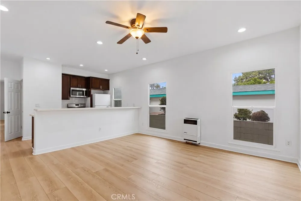 2911 S Palm Grove Avenue Los Angeles, CA 90016