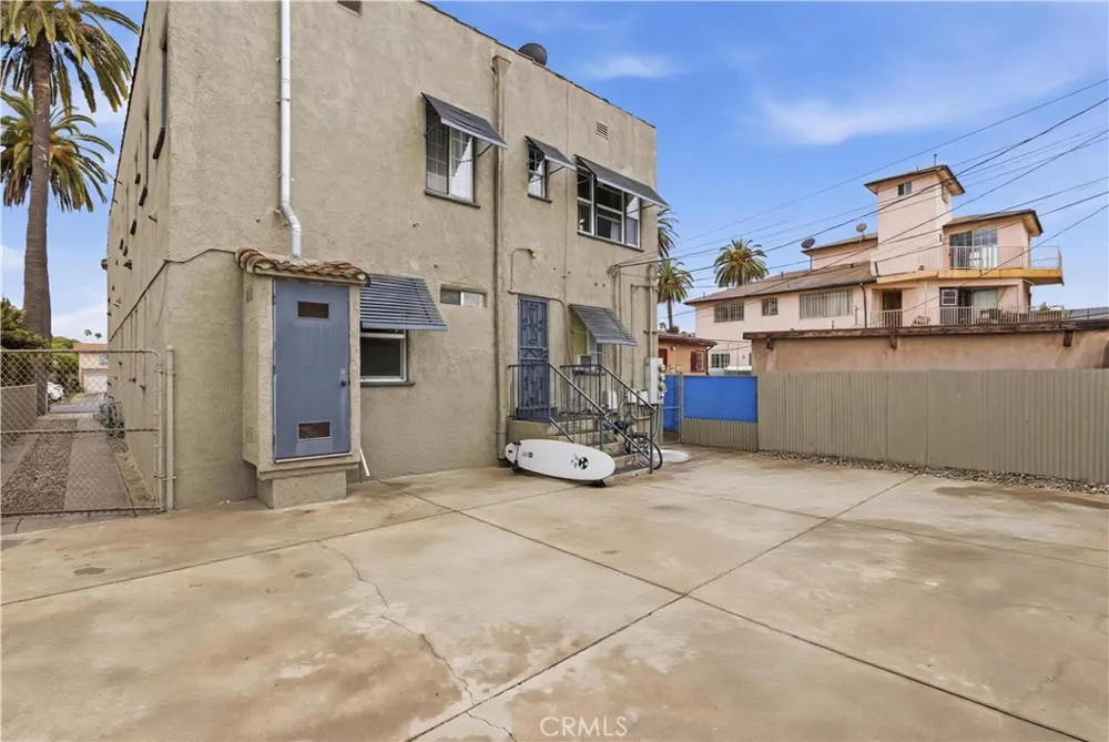 2911 S Palm Grove Avenue Los Angeles, CA 90016
